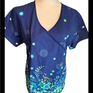 Actual Scrub Top Navy Floral V Neck Back Tie Size Medium